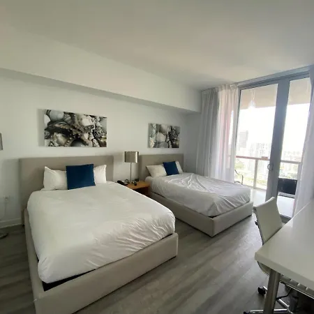 Beachy Vibes Studio, 2 Full Beds, Near Everything -30B